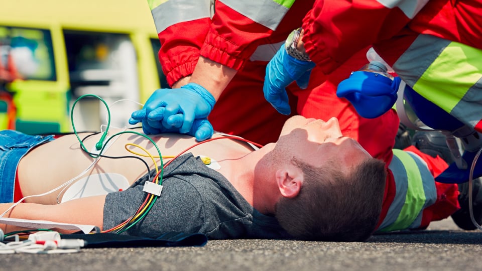 Desfibrilador automático: 10 hechos importantes que debes conocer