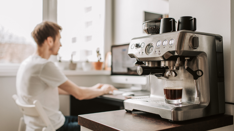 5 motivos de por qué tener una máquina de cafe en la oficina