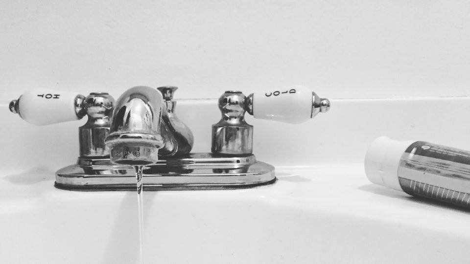 Gastos escondidos en un baño y cómo evitarlos